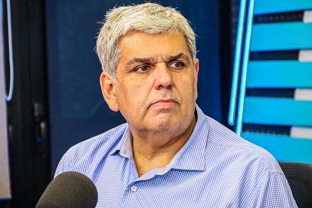 ElEspectadorUy's tweet photo. 🎙️ “A Ruglio se le fue la moto, cometió un error. Los hombres, por lo general, hablamos esas cosas en privado no en público. Quiero sacarle trascendencia, lo importante es que hoy juega Peñarol y hay que ganar”

🗣️ Evaristo González por 𝐄𝐥 𝐄𝐬𝐩𝐞𝐜𝐭𝐚𝐝𝐨𝐫 𝐃𝐞𝐩𝐨𝐫𝐭𝐞𝐬.

📻 810 AM · 92.5 FM
▶️ https://t.co/VFDHxADtVR