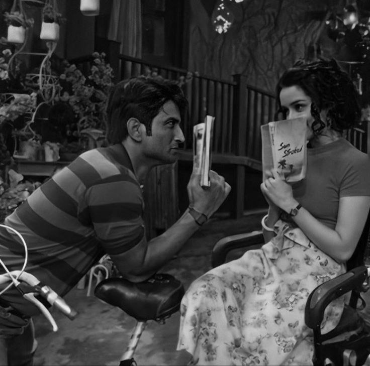 ARYA86557561's tweet photo. و تو،
 آن هوایی هستی که
 چون عطرِ انگور، 
پیرامونِ من آکنده‌ است،
و من دوستت دارم،
تو آغازِ روحِ من و انجامِ آنی..

محمود درویش https://t.co/N7uqL0rDXu