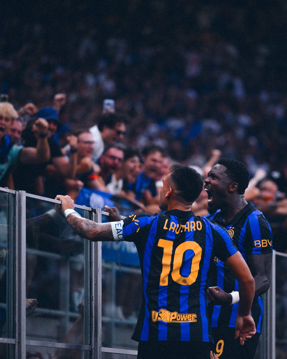 Inter's tweet photo. THU-LA 🖤💙 https://t.co/xIGP6ndjuI