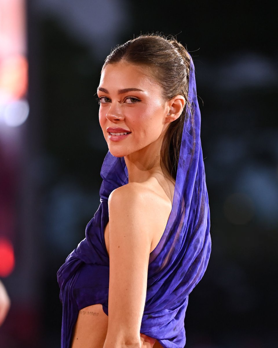Couture_Rosee's tweet photo. Nicola Peltz wears Balenciaga Fall-Winter 2026 Haute Couture for the 83rd Venice International Film Festival.

#NicolaPeltz #HauteCouture #Balenciaga https://t.co/gmGUfb0Bb3