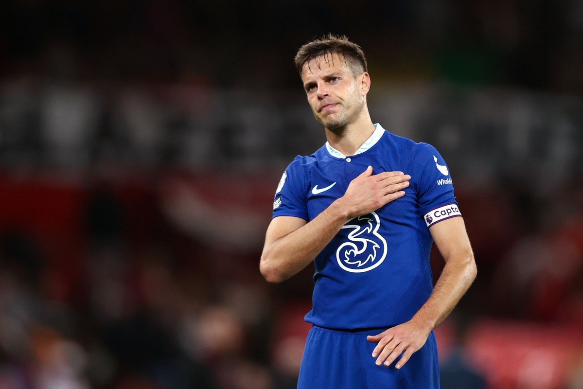 Sir_jaay01's tweet photo. César Azpilicueta — one of the most loyal players Chelsea have ever had. 💙

Signed for just €8m from Marseille in 2012 as Ivanović’s backup. Ivanović’s brilliance made game time difficult, but Azpi never complained, never pushed for a move. He simply waited for his opportunity.

RDM was sacked. Benítez came in and gave his countryman a chance. Azpi grabbed it with both hands.

Mourinho arrived in 2014, fell out with Ashley Cole and moved Azpi to LB. He played it like he had been there his whole life.

“If you give me 11 Azpilicuetas, I will win every trophy available.”

Conte arrived in 2016/17 and switched to three at the back. Azpi became a CB and, once again, looked born for the role.

Sarri returned Chelsea to a back four. Azpi went back to RB after years away and still dominated.

Then came Tuchel, another three-at-the-back system, with Azpi switching between RWB and LCB while Reece James developed.

Even when Frank Lampard — his former teammate — became his manager, Azpi remained the ultimate professional.

In 2023, after 11 incredible years, he returned home to Spain with Chelsea’s blessing.

Chelsea honours:
🏆 2 Premier League titles
🏆 2 Europa League titles
🏆 1 FA Cup
🏆 1 League Cup
🏆 1 Champions League
🏆 1 UEFA Super Cup
🏆 1 Club World Cup
🏅 Ballon d’Or nominee
🏅 UCL Squad of the Season

RB. LB. RWB. LCB. Captain.

No drama. No controversies. Just loyalty, professionalism and everything he had for the badge.

TODAY, WE CELEBRATE YOU, LEGEND.

DAVE. 💙