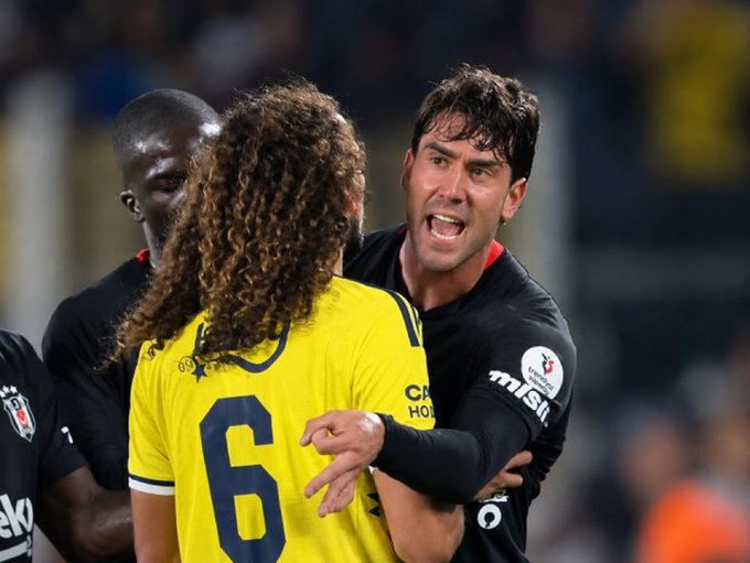 azizd1lmn's tweet photo. CEZA VERECEK MİSİNİZ??

@TFF_Org @MHK_Resmi https://t.co/8qw1R2zFYI