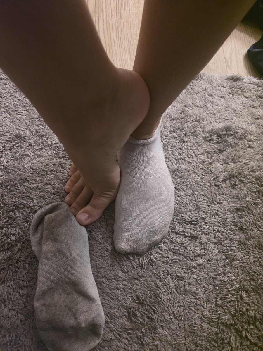gussetbuffet's tweet photo. 6th day 6th 5k!  These socks are doing God's work! 
#feetfetısh #dirtysocks #usedsocks https://t.co/uZgZ0Ag5D9