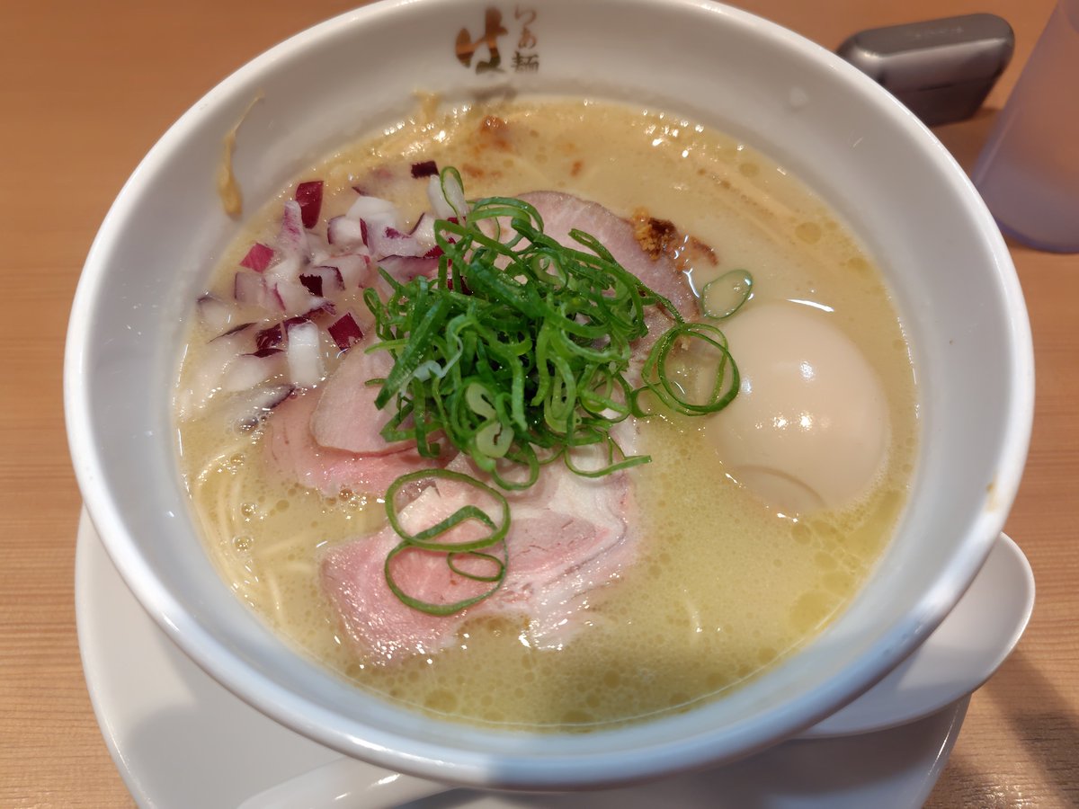 nobuyoshi171's tweet photo. あ〜あ〜　ラーメン食べちゃった_(　_´ω`)_🍜✨ https://t.co/nV0XrUJdNk