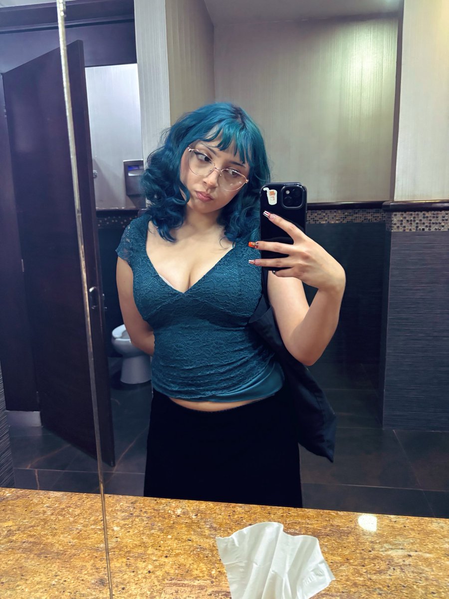 girlfailure218's tweet photo. in the motherland https://t.co/fB9xmtmLtM