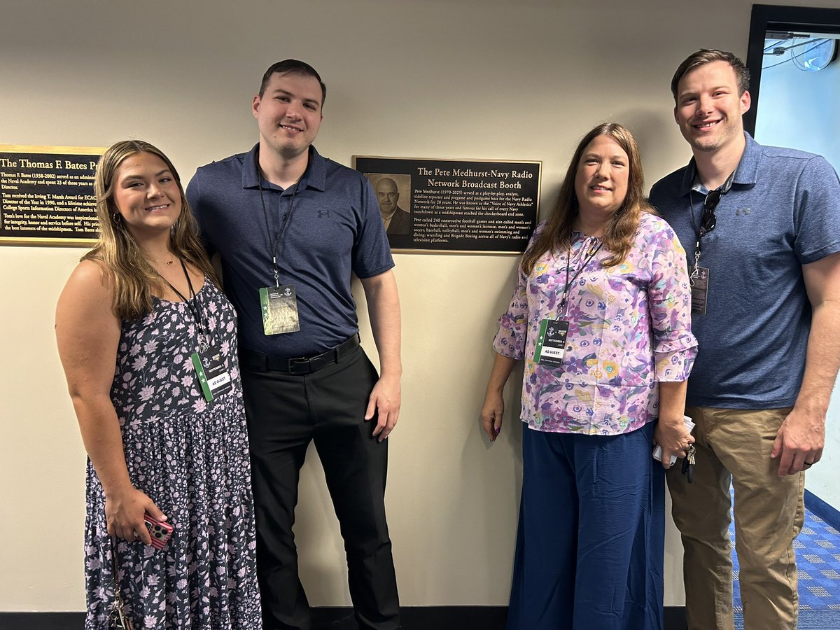 BWagner_CapGaz's tweet photo. Pete’s wife Brenda and children Ryan, Cody and Kelly were so happy to see his legacy recognized in this way. https://t.co/IULPWTqunW