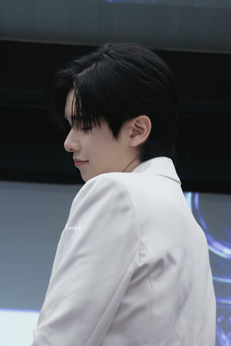 kkjk3707's tweet photo. cuttttte😻

#DIVAINTHELIGHT 
#YOUNGAGEXOhmkrit
#Ohmkrit https://t.co/Ai2cDr83Y8