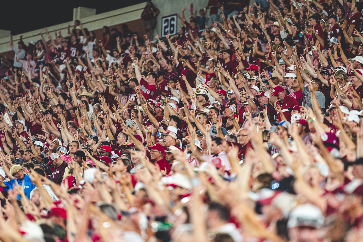 Oklahoma_AD's tweet photo. Sooner Nation, what an incredible first @OU_Football game day in Norman! It was HOT, but you showed up like you have for the last 168 games and more. Team 132 got off to a fast start last night, let’s keep the momentum going. See you back at the Palace in a couple weeks. BOOMER ☝️