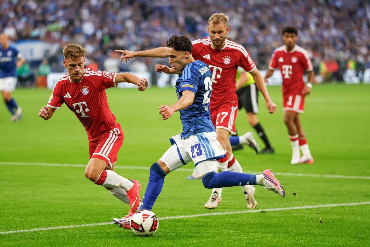 almanydnfutbol's tweet photo. Schalke 04, 9 yıl sonra Bayern'den puan aldı!

Maviler, 15 yıl sonra ise kalesinde gol görmedi! https://t.co/qJ34NRgSlo