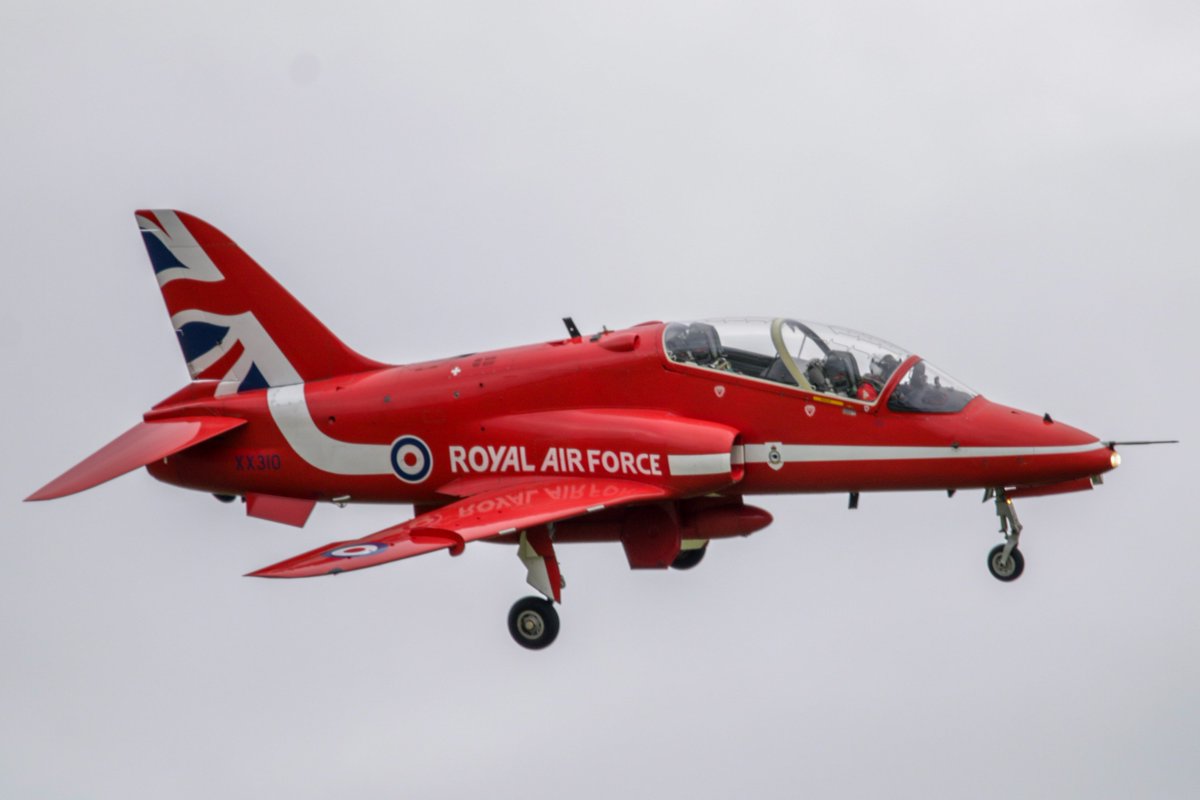 MilMonWorld's tweet photo. The world-famous @RoyalAirForce display team the @rafredarrows recovering back to #PrestwickAirport after their six ship display at this year's Scottish International Ayr Show at Ayr Seafront #AvGeek #RadioGeek #MilMonWorld https://t.co/TUIEWY7j0y