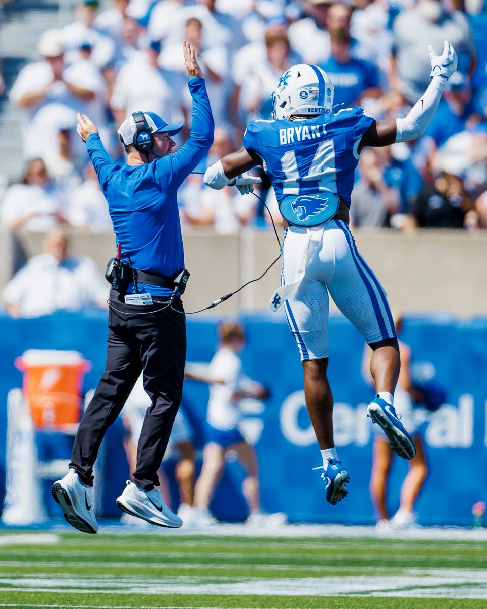 UKAthletics's tweet photo. So good to be back home 🏈 https://t.co/HxfZy638QB