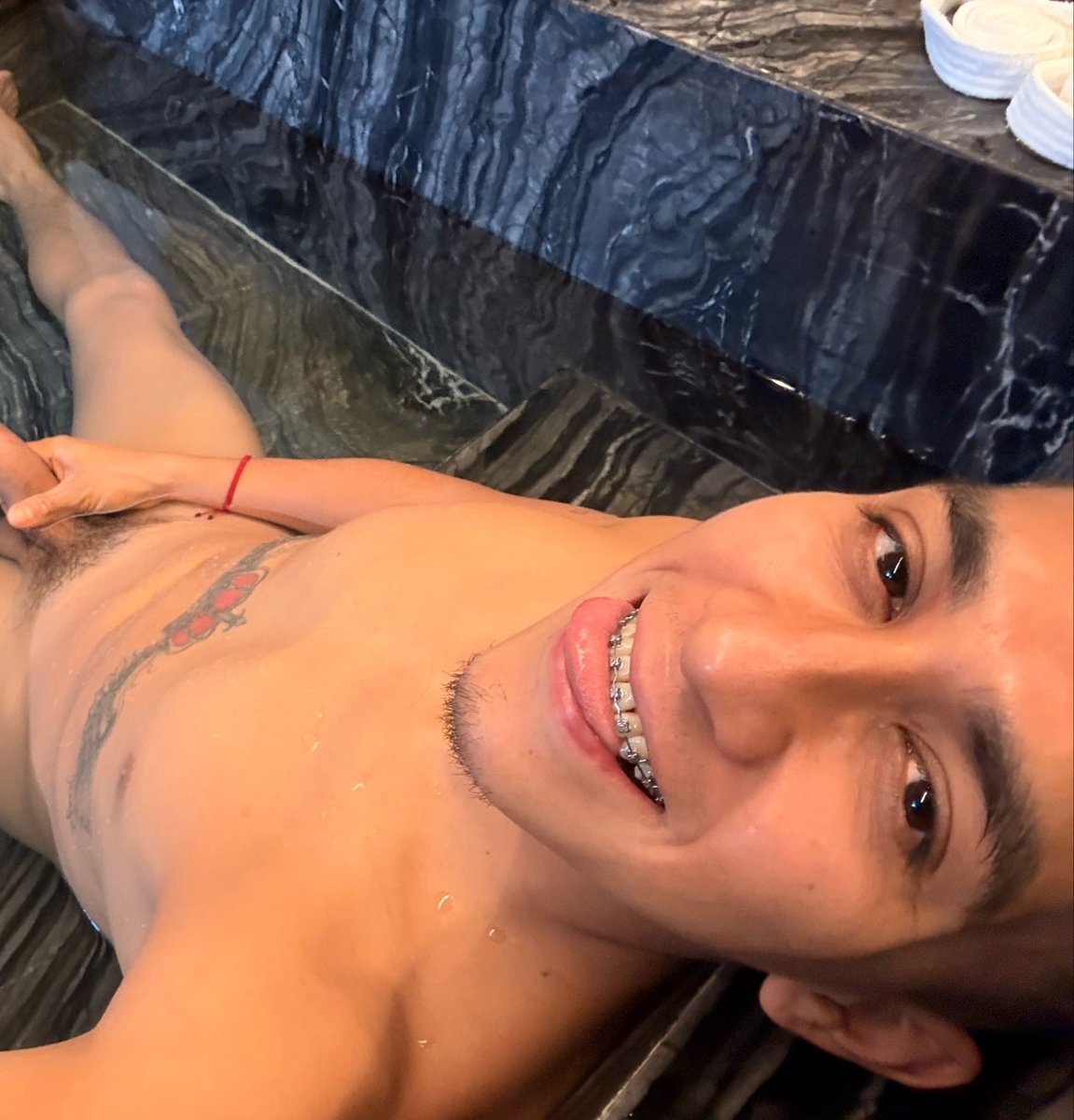 Pequecharlie's tweet photo. Ya es fin de semana 🔥😈
https://t.co/PnT9cvgiCd https://t.co/2A0t4yfunC