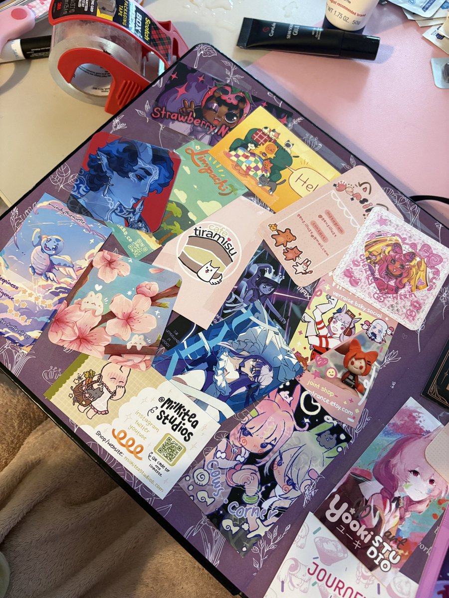 coyfaee's tweet photo. san japan was so much fun!! seeing other artists work is so inspiring ;; v ;; 💕🩷 https://t.co/tXM6nkNy4x