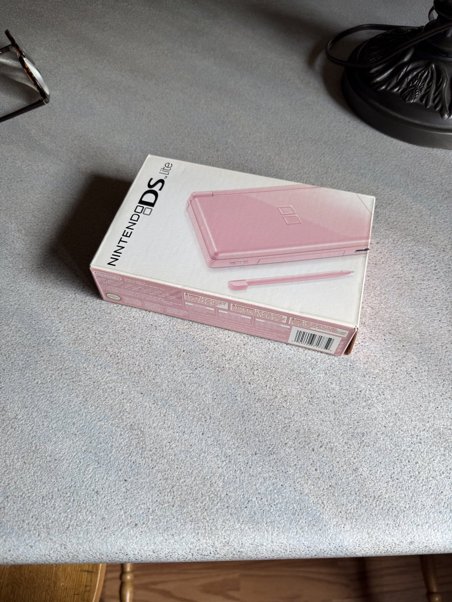 jffxns's tweet photo. my grandmother found her ds lite (in pink) which she exclusively played super princess peach on and the topic of who gets to inherit it had erupted into a loud family argument 😭 https://t.co/ea88O7R9fL