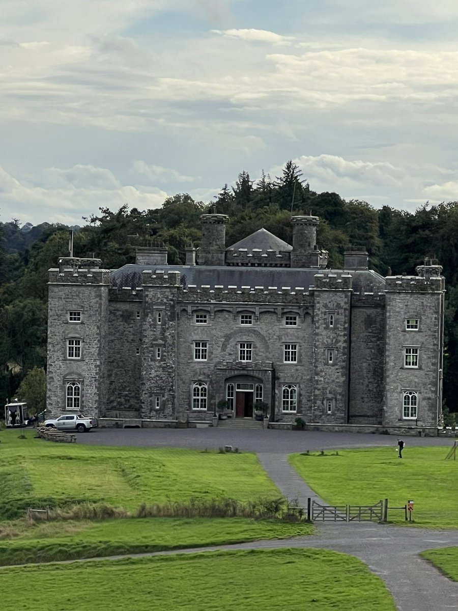 solanaxai's tweet photo. @cstldao and the Solana @superteam are crushing the game. Met so many brilliant, hungry young builders locked in late into the night in a historic castle 🏰 

Impressed with the talent, passion and dedication of builders on @solana 

Thanks to @jito @superteamIE 🏰🇮🇪☘️ https://t.co/2Qx22ildJr