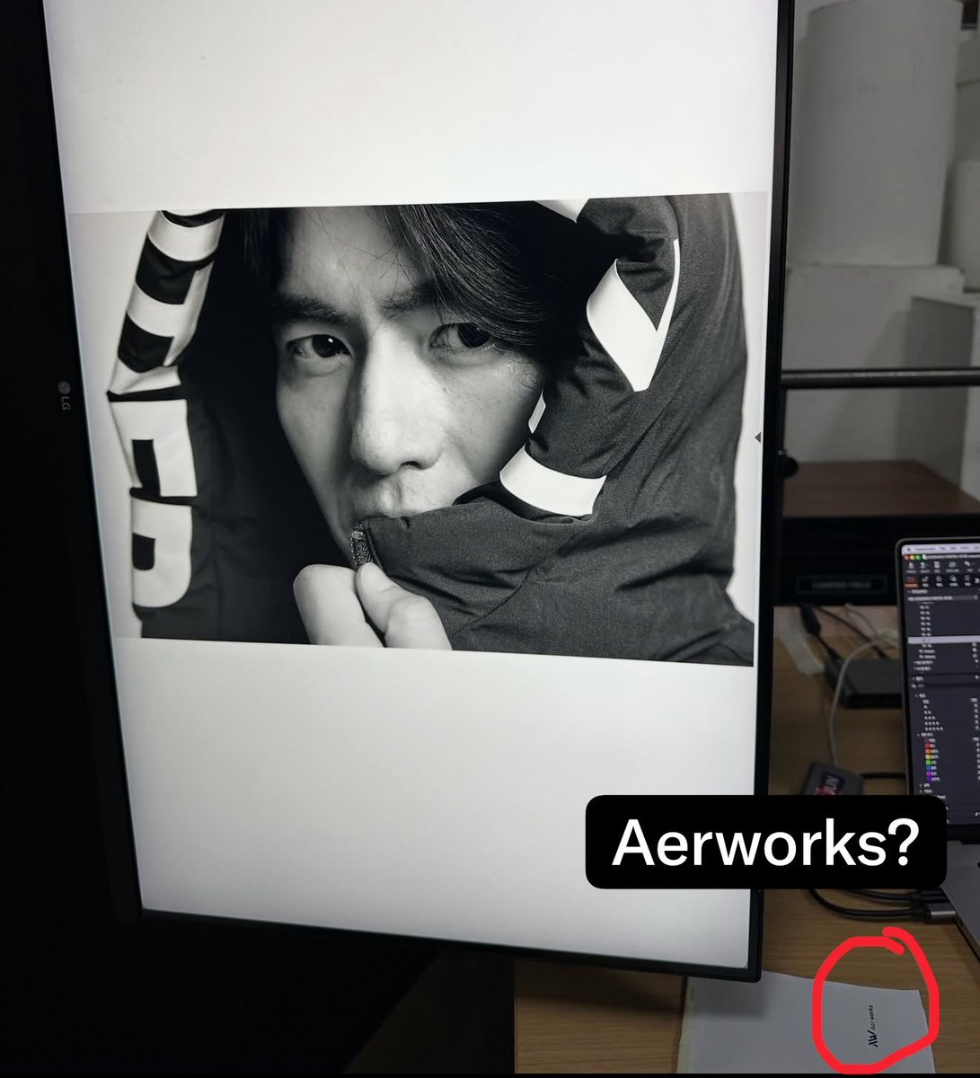 forjinuk0916's tweet photo. Wait a minute… 👀🔍 Could the 26 FALL shoot be for #Aerworks . The logo caught my eye. 🤔🖤 https://t.co/kOv5K88wX1