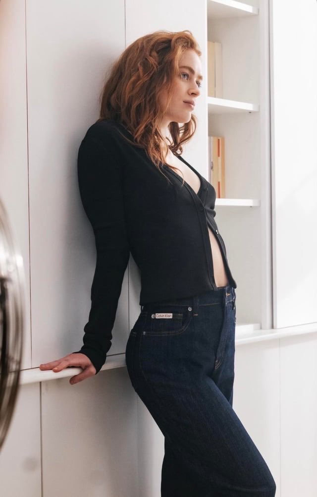iTejasJagtap's tweet photo. Sadie Sink for Calvin Klein https://t.co/bwEtsG7kM9