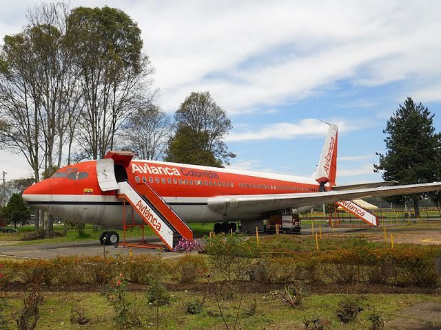 darango_htx's tweet photo. Los petristas que al único avión que se han subido es el de Salitre Mágico anuncian boicot contra Avianca. https://t.co/TIJ28q57gE