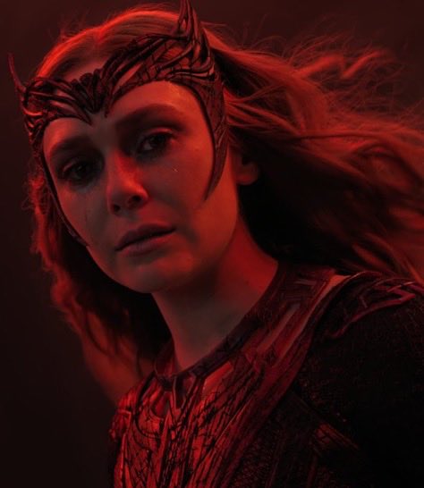 doomsdayupdated's tweet photo. Elizabeth Olsen will reportedly return as Scarlet Witch in ‘AVENGERS: SECRET WARS’

She’s currently in the U.K. where filming will begin soon.

(Via: @DanielRPK) https://t.co/8rscwCxsK3