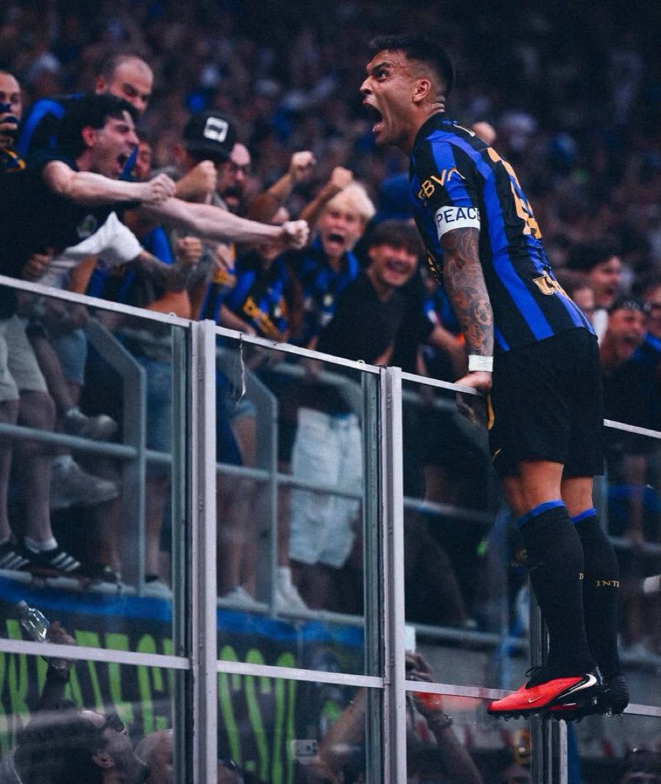 FcInterNewsit's tweet photo. IMPOSSIBILE SPIEGARE COSA SEI PER NOI ⚫🔵 https://t.co/0nZymvSrpu