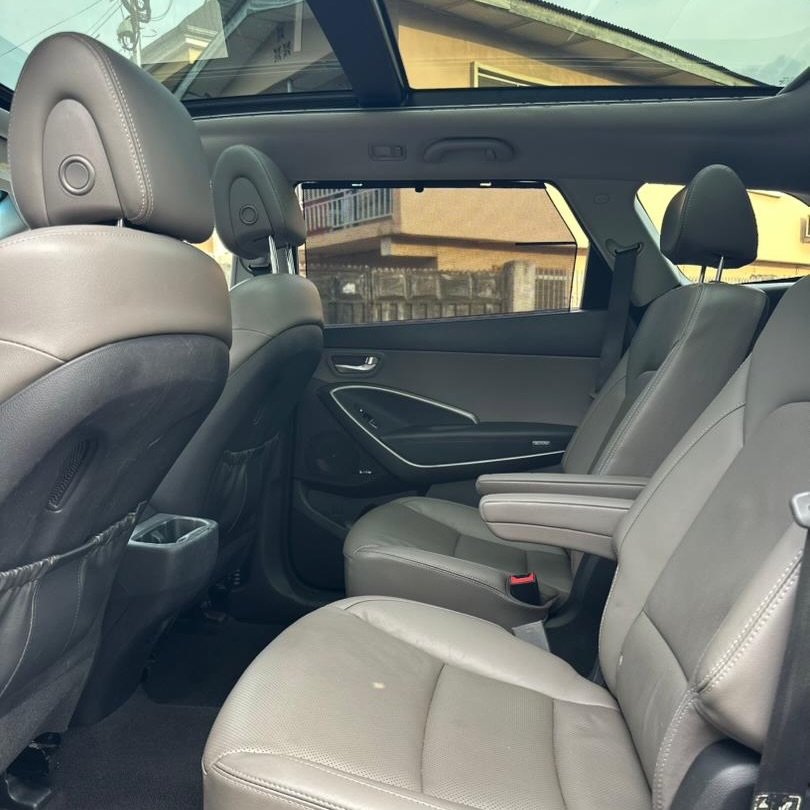 TammatAutos's tweet photo. New Entry🚘

*2017* HYUNDAI SANTA FE LIMITED

• Premium &amp; Fully Loaded💎
• ⁠360º Camera
• ⁠In &amp; Out Super Clean✨

📍Location: Chevron, Lagos🇳🇬

Price: ₦20.5m

To Schedule a Private Inspection/Delivery⤵️

Send a Dm
☎️/WP: +2349016832044
📧: Tammatautos@gmail.com https://t.co/vARmje0iJY