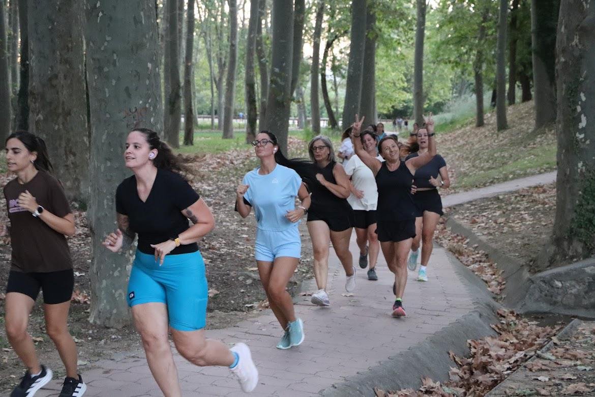 CursaDonaGirona's tweet photo. π©· AixΓ vam viure lβentrenament del passat dimecres! πββοΈβ¨
ππΌππΌππΌππΌππΌ
πΈ https://t.co/UrhsdcRVn7 Β© @tonibautis π
π Fontajau
π’ Cada dimecres a les 19:40 h
#CursaDeLaDonaGirona #EntrenamentsOficials #RunningGirona https://t.co/7jdQZrvnoW