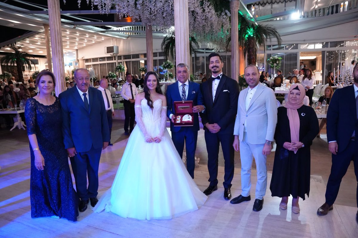 MhpAnkara06's tweet photo. (Türk’ün Töresini Yaşatmaya Devam Ediyoruz)

Koyuncu ailesinin kıymetli kızı Dilara ve Arslan ailesinin kıymetli oğlu Batuhan çiftinin düğün merasimine; İl Başkanımız Sn. Alparslan Doğan, KAÇEP Başkanımız Sn. Emel Öztürk, İl Yönetim Kurulu Üyelerimiz, Yenimahalle İlçe Başkanımız Sn. Hüseyin Altınok ile birlikte katılarak mutluluklarına ortak oldular.

Genç çiftimize bir ömür boyu mutluluklar dileriz.