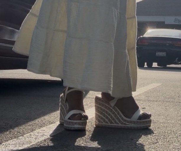 solebyM's tweet photo. patiently waiting for my toes to get longer… I already know they’re gonna be so cute 🤭👣☀️
#footfetısh #blackgirltoes #whitetoes #pedicurecontent https://t.co/UchlpvbukN
