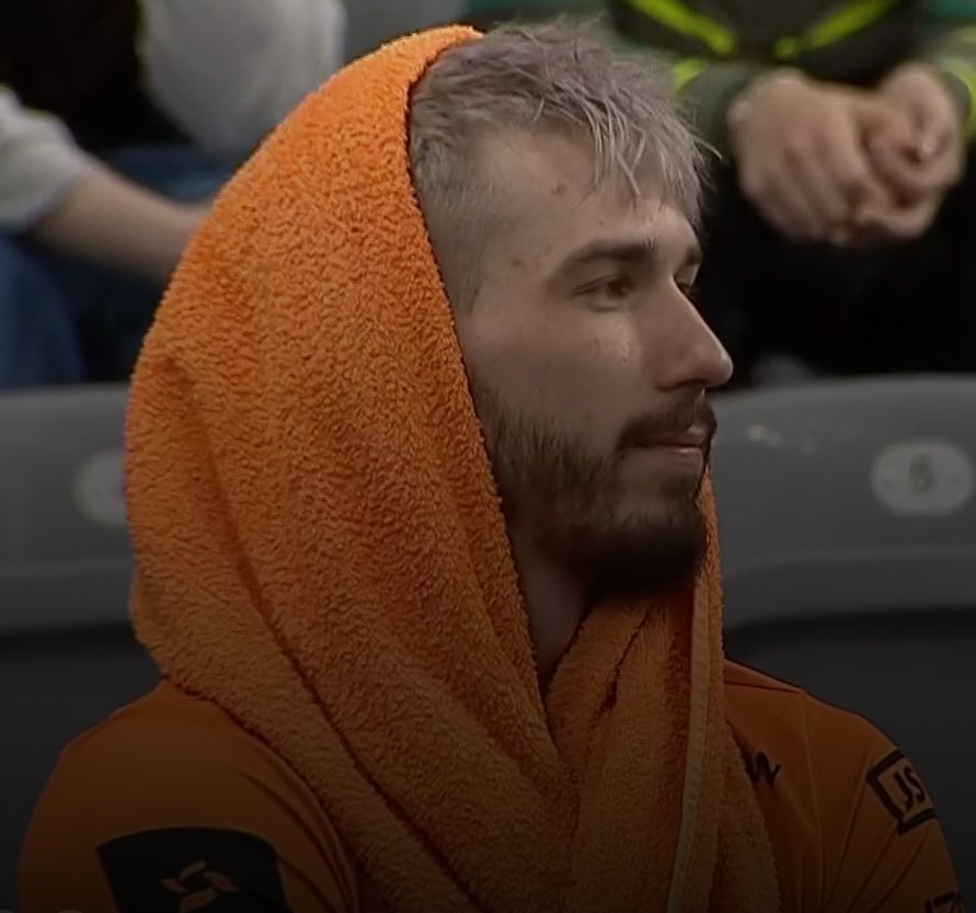 liillays's tweet photo. czy my możemy zacząć uważać na siebie? dziękuję #gangłysego https://t.co/0GxRFKQqkT
