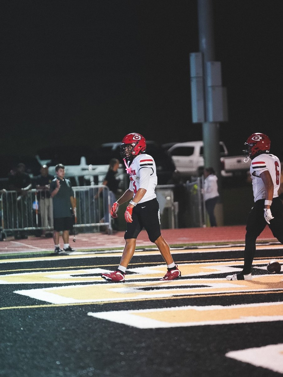 d1_dayson's tweet photo. Party in the endzone🎸 https://t.co/qTIS9VDbbb