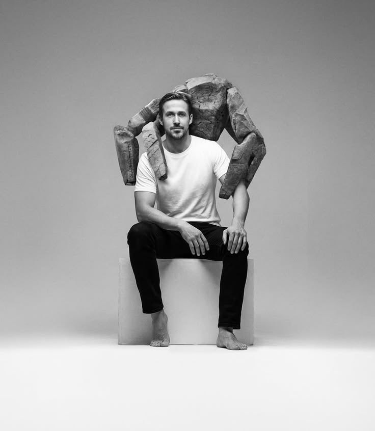 DoodleFex's tweet photo. Why did they do this and why is he barefoot https://t.co/9vNzb6nXmz