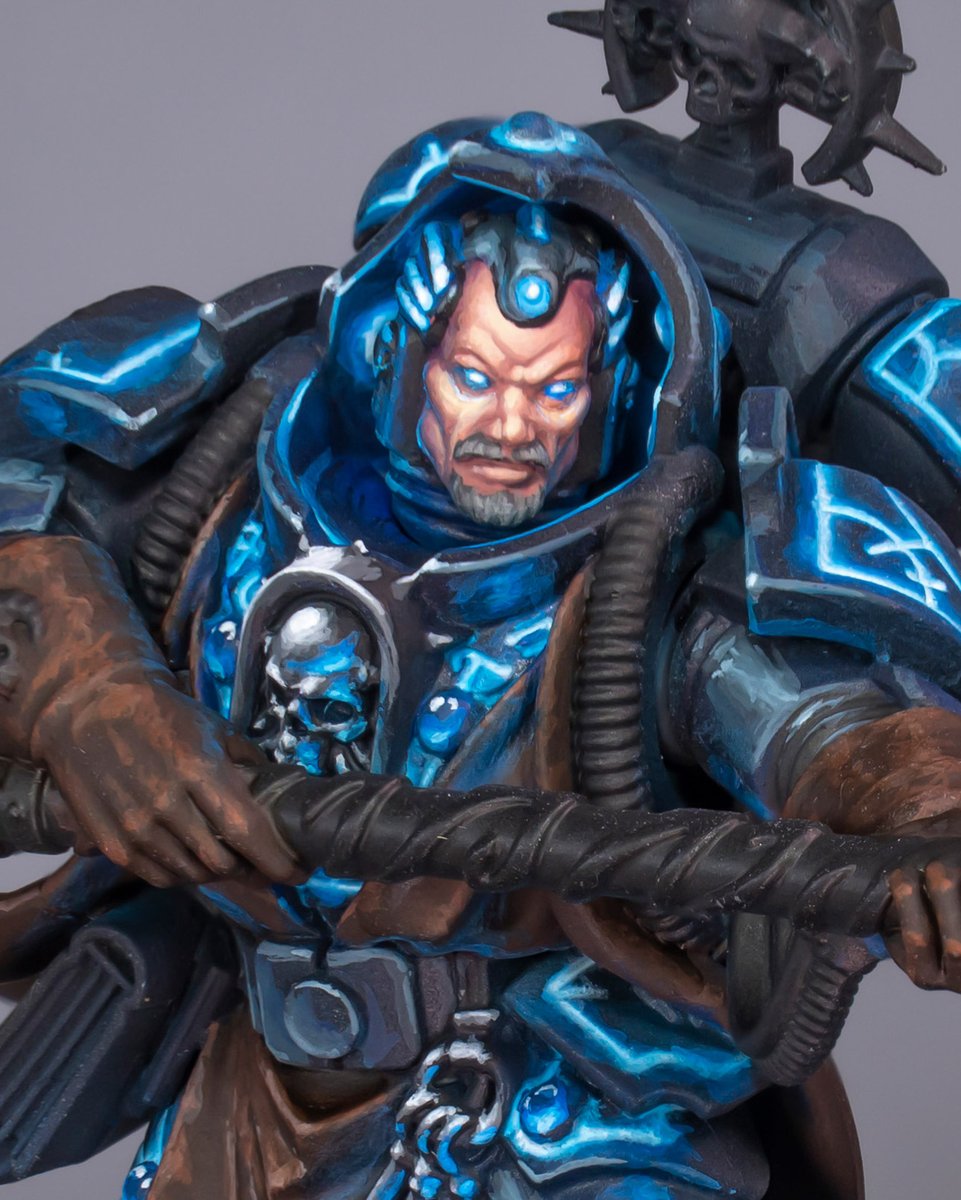 theminiaturista's tweet photo. Librarian work in progress! Full blue energy. It needs a lot of refinement, but I think everything is starting to work. Now I have to think about what to do with the base and staff energy.

#warhammer40k #warhammer #warhammercommunity #spacemarines #gamesworkshop https://t.co/iQfB23CDAh
