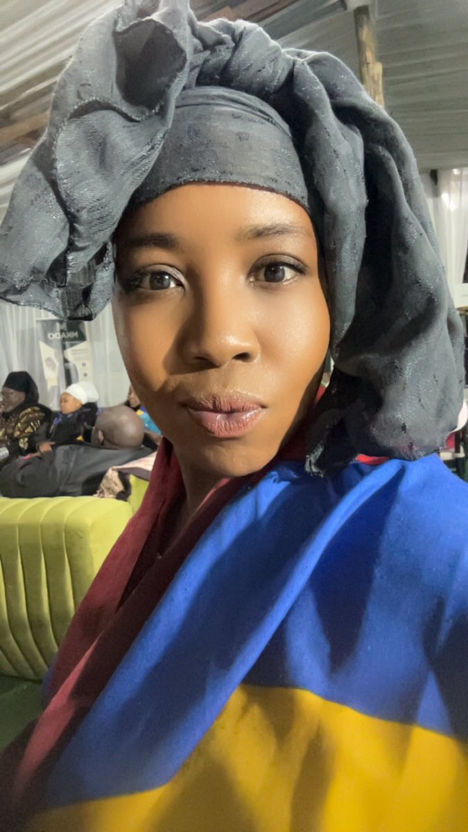 ntsikimazwai's tweet photo. The blacker da berry….. https://t.co/zXt3So8UlB