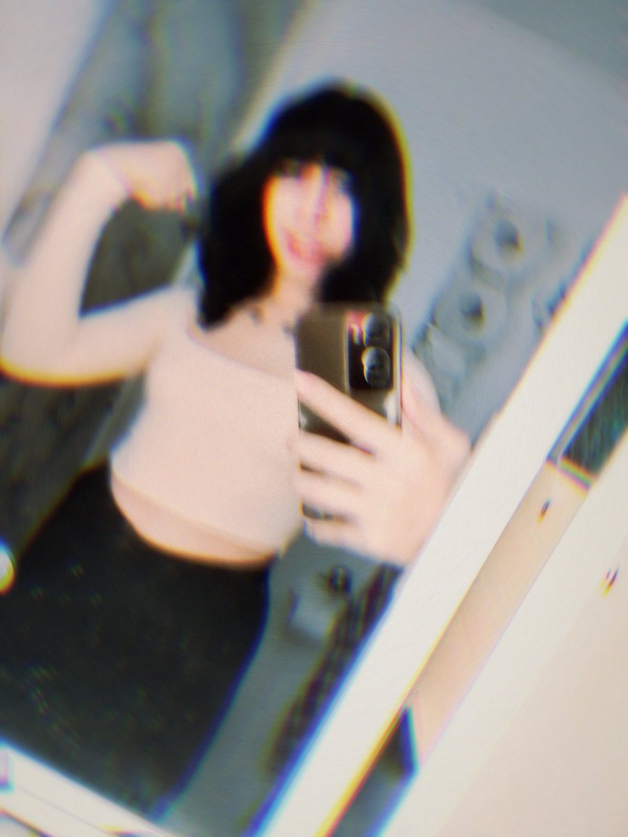 1996MMOL's tweet photo. Cero masa muscular 🫡😭 todo sería más fácil si @AsstrixPurple me llevara a su gym 💪 díganle que me ahorque con esos brazos suyos xdxdxd https://t.co/2y4e7wfnRH