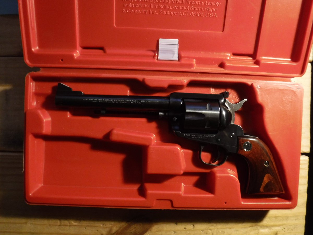 TimeSlipTejas's tweet photo. @MagnumKeith I have one of the 50th Anniversary Flattop Blackhawks in 44 Magnum. It's the same frame as the original 44's Ruger put out before the Super. With 44 Specials, it's easy peezy, but full house loads...wew lad. https://t.co/SbGQfexNMA