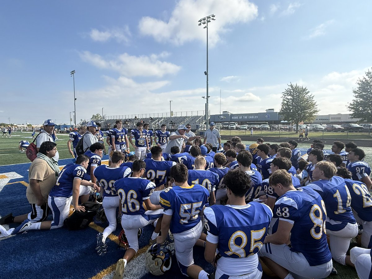 SandburgEagles's tweet photo. Lower levels complete the program sweep!
Varsity 37 - 14
Sophomore 36 - 8
Freshmen 17 - 0
π§Ήπ§Ήπ§Ή
#Team72
#FlyWithUs π‘π΅π¦
π https://t.co/gj4D1ZuEbC