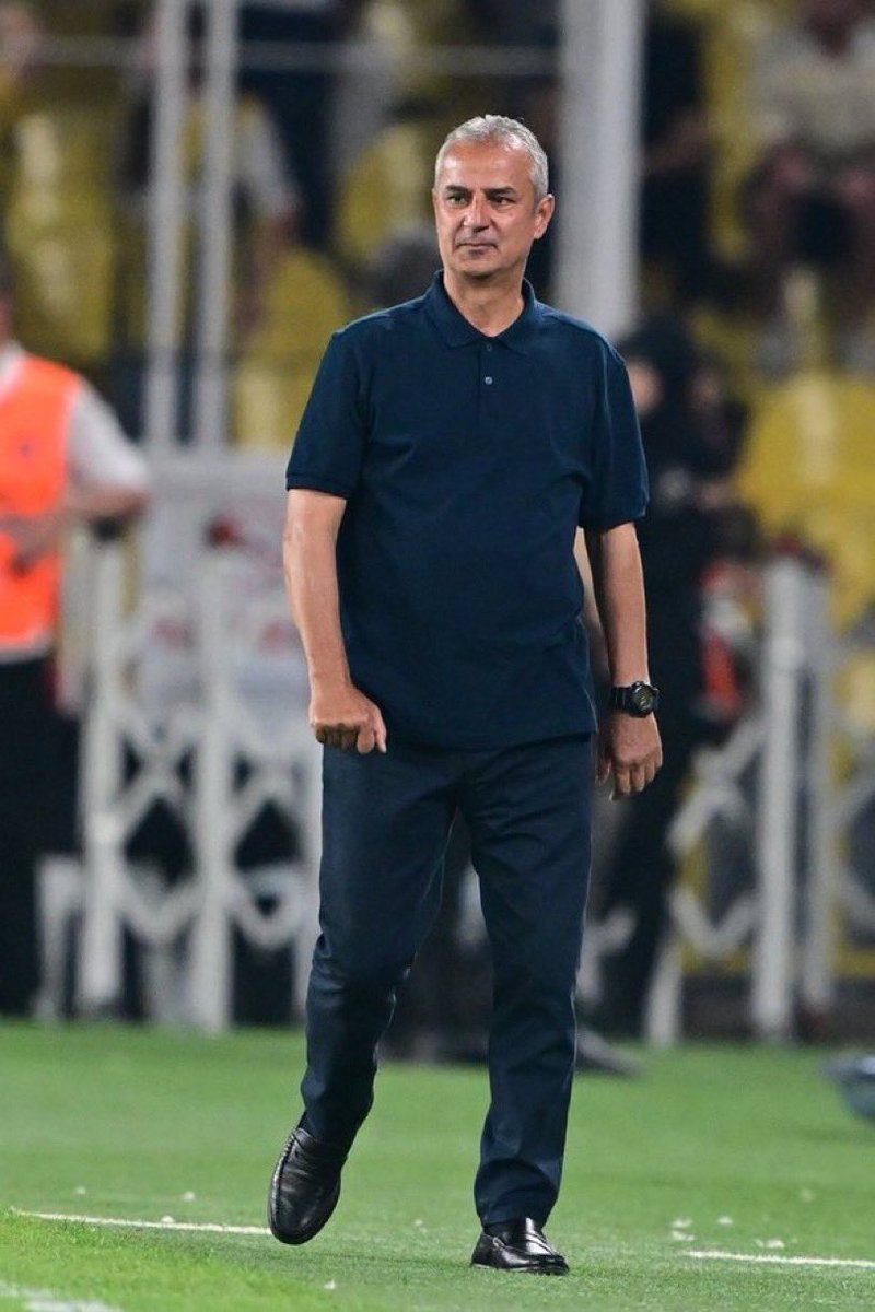 SFonlineTr's tweet photo. Takımı çok iyi hazırlamışsın İsmail Kartal! 

Orta saha otoban gibi, Semedo oyunda yok, rakibin her atağı tehlike oluyor. Bravo İsmail Kartal, gerçekten harika hazırlamışsın takımı! 

Gel de izle şimdi şu takımı. https://t.co/cXRuEdJnL3
