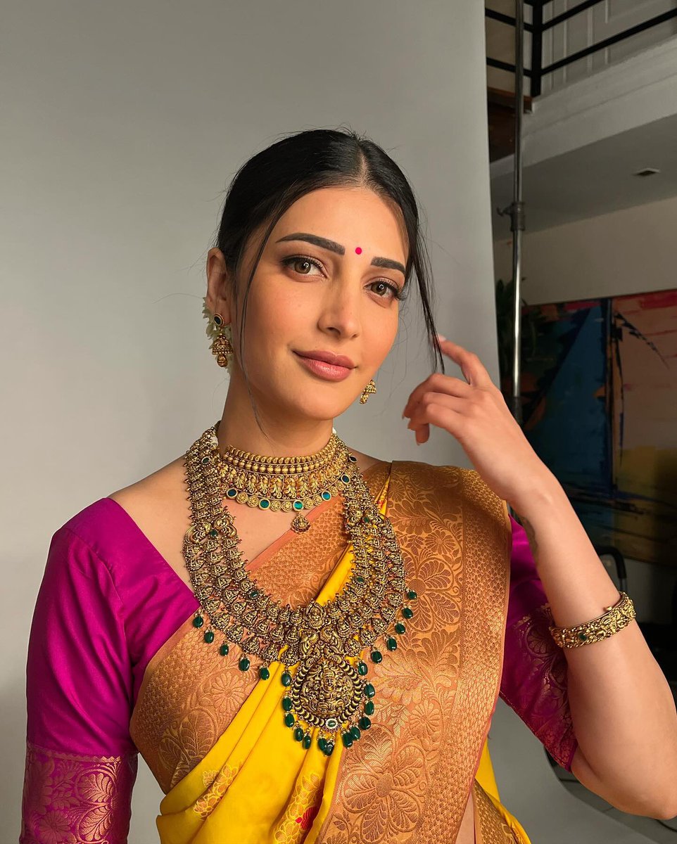 CinemaXverse's tweet photo. A bold and necessary stand by Shruti Haasan. With the Bombay High Court’s interim order protecting her personality rights, this could guide many more artists to act against morphed pictures, fake content and the darker side of social media.

#ShruthiHaasan https://t.co/kPWOFL9FfN