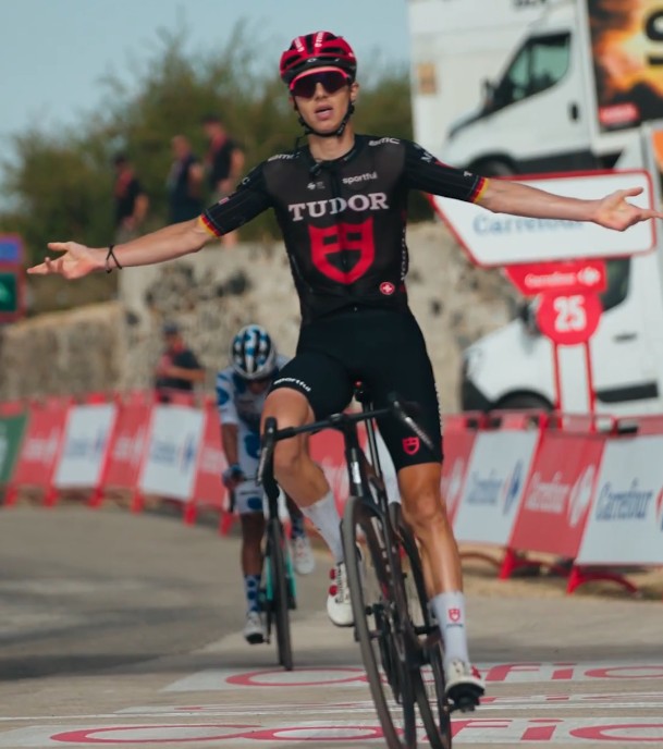 cyclocross24's tweet photo. 🇩🇪 Marco Brenner, stage winner in 🇪🇸 La Vuelta. 👏 As Junior he was also active in cyclocross. German champion, multiple victories, four top 10 results in the World Cup and 6th at the World Championships in 🇨🇭 Dübendorf (where Thibau Nys won). #LaVuelta26 #crossisboss https://t.co/rBEjY7QCZ4
