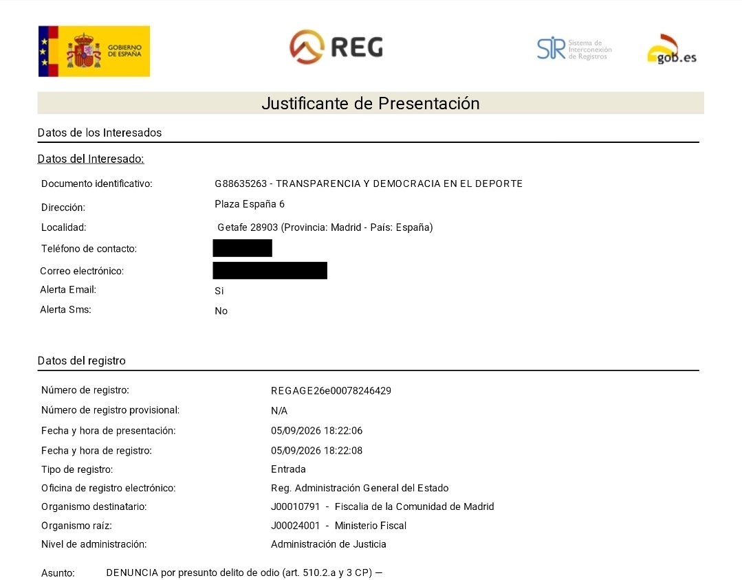 MiguelGalanCNFE's tweet photo. 🚨 La Asociación Transparencia y Democracia en el Deporte @asociacionTyD ha presentado DENUNCIA ante la Fiscalía Provincial de Madrid (Sección de Delitos de Odio y Discriminación) contra el youtuber Iñaki Angulo @inakiangulo por sus manifestaciones sobre Héctor Bellerín tras el Betis–Real Madrid.

Llamar públicamente a un futbolista «maricón encubierto» y «el maricón», y burlarse de su expresión de género («Elle») ante cientos de miles de espectadores, podría constituir un presunto DELITO DE ODIO del art. 510.2.a) del Código Penal: lesionar la dignidad de las personas mediante acciones que entrañen humillación, menosprecio o descrédito por razón de su orientación o identidad sexual, real o atribuida (prisión de 6 meses a 2 años y multa).

Al haberse difundido por internet ante un elevado número de personas, concurriría la agravación del art. 510.3 CP (pena en su mitad superior), además de la inhabilitación especial para profesión u oficio en el ámbito deportivo del art. 510.5 CP y la retirada del contenido del art. 510.6 CP.

El Tribunal Supremo ya lo ha declarado (STS 4-11-2025, ECLI:ES:TS:2025:4967): la expresión «maricón» incorpora objetivamente «una connotación de menosprecio vinculada a la orientación sexual, expresión de homofobia». Y la Audiencia de Valladolid condenó en 2025 a cinco aficionados por insultos análogos a Vinícius (art. 510.2.a) y 5 CP).

La libertad de expresión (art. 20 CE) no ampara el discurso del odio (STC 177/2015). La crítica deportiva es legítima; la humillación homófoba, no.

Todo ello sin perjuicio de la presunción de inocencia y de lo que resulte de la investigación del Ministerio Fiscal.

#DelitosDeOdio #Bellerín