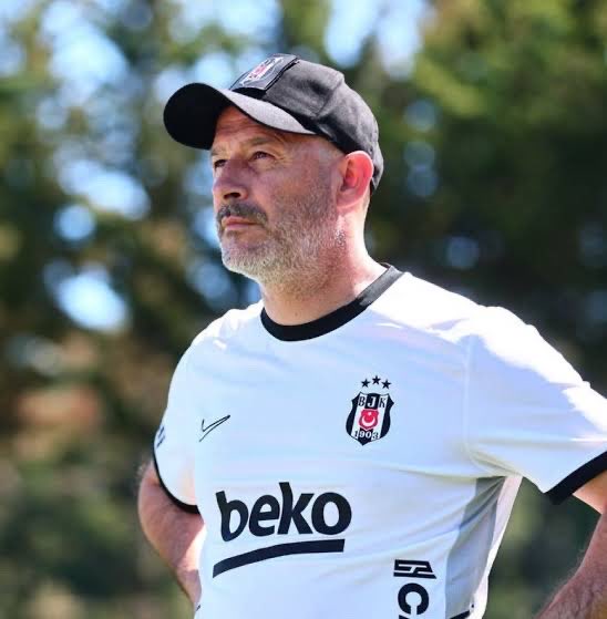 camumutt's tweet photo. Vincenzo Italiano onurlandırma tweetidir. https://t.co/OR2MGaR80i