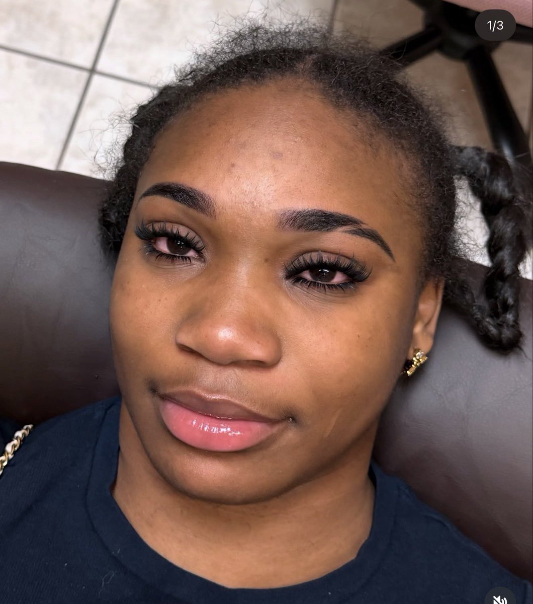 extraathique's tweet photo. She look a foollll thick neck😭😭😭😭😭😭 https://t.co/fj8FSgi3R6