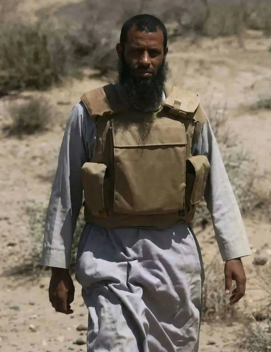 Wolveri07681751's tweet photo. ظهور مهيب للقائد عبد الرحمن اللحجي احد قادة المعارك في الساحل الغربي التابع للشرعية في اليمن https://t.co/x8YTV29KVE
