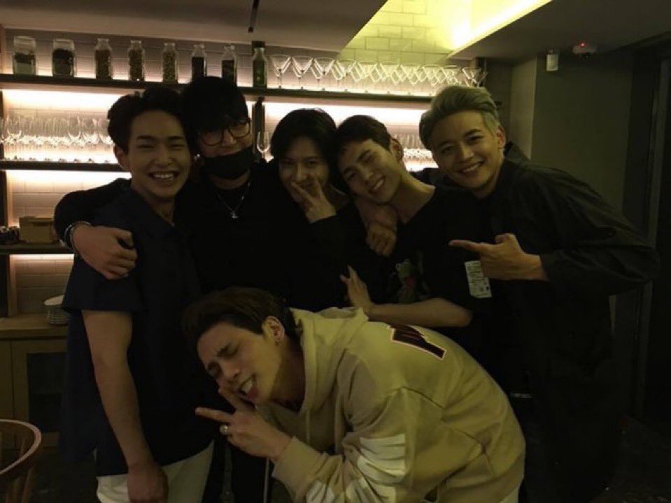 dailyjjonghyun's tweet photo. 160905 | ig update with shinee ♡ https://t.co/gDCyeyugY8
