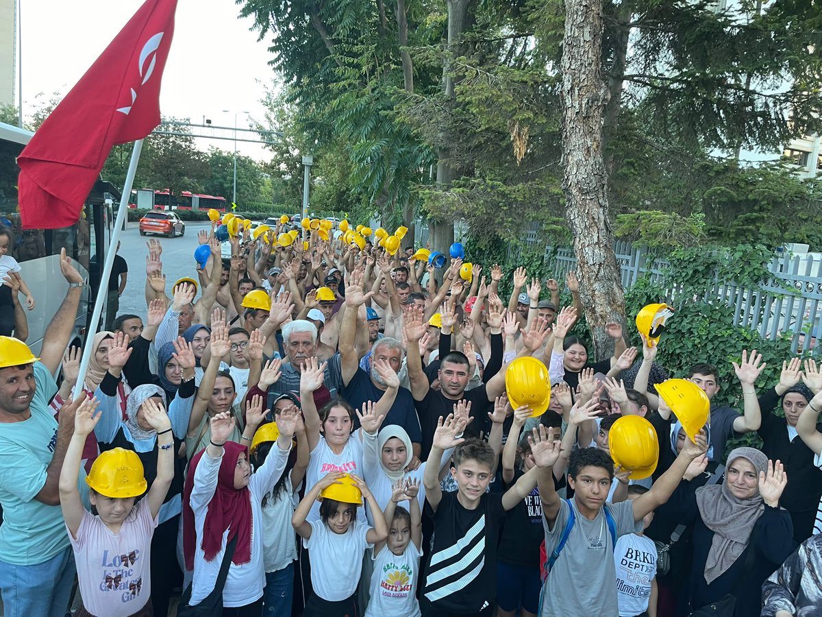 Basaranaksu_'s tweet photo. Şeklimiz güzel..
Bir halk olarak direndik her yerde! https://t.co/ru1XmyPx9h