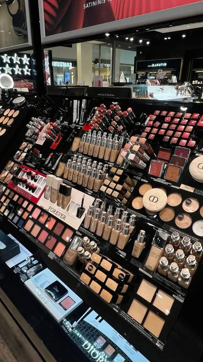 DiaryyOfCatt's tweet photo. I love a DILLY DALLY day 🛍️🔥 I’m just a girl 🫧🎀💗 https://t.co/T2MuFSquyf