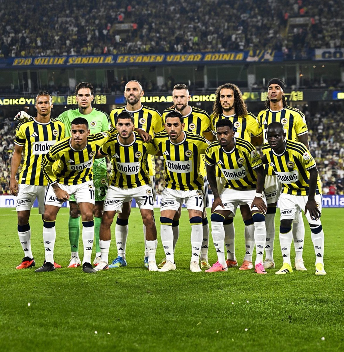 TekYolFener's tweet photo. Fenerbahçe, ligdeki ilk 4 maçta 6 puan kaybederek 2018/2019 sezonundan sonraki en kötü başlangıcını yaptı.

❌ 1-2 Gençlerbirliği
✅ 4-2 Konyaspor
✅ 2-0 Samsunspor
❌ 1-2 Beşiktaş https://t.co/A0LWgwt5sI