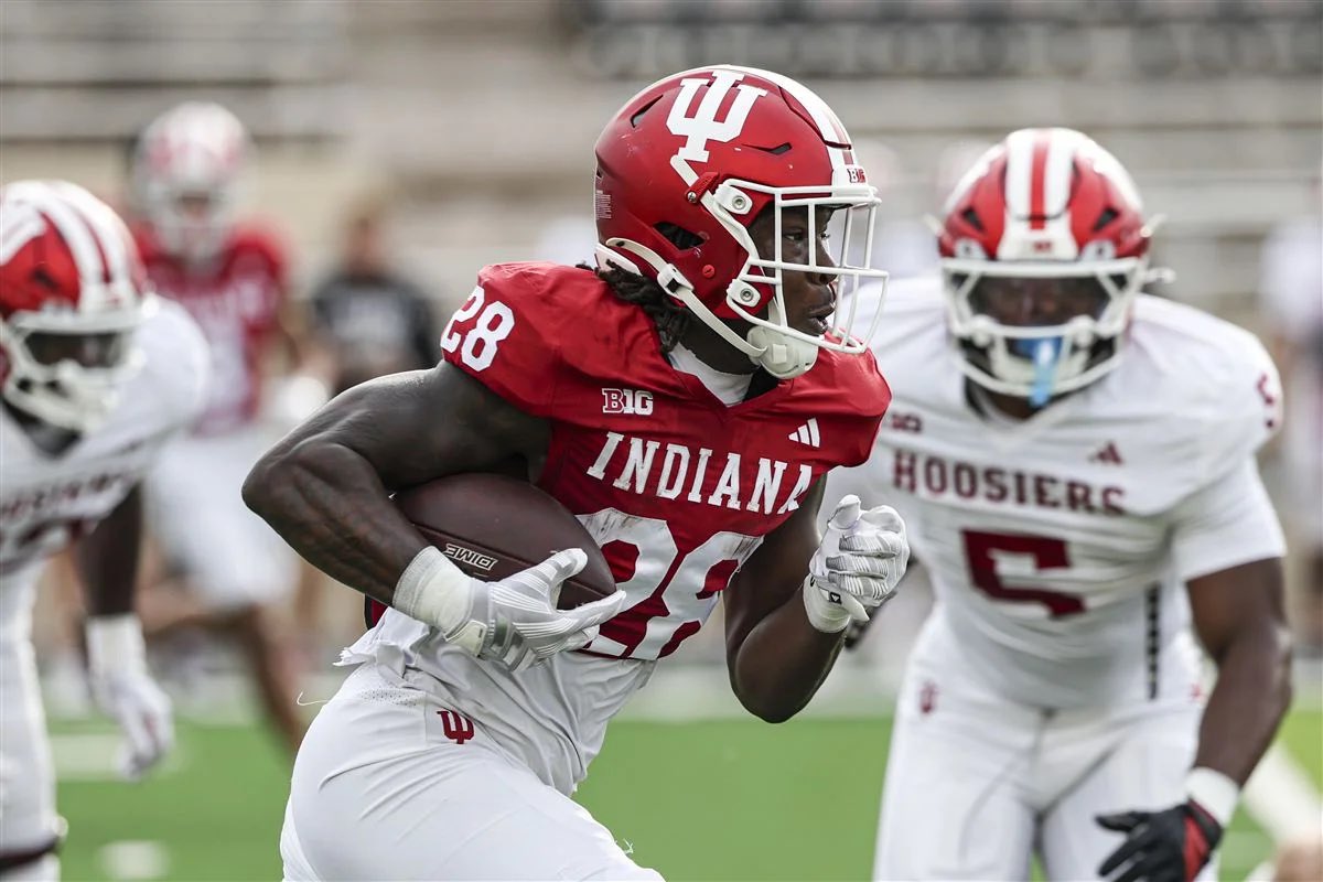 hoosierstweets's tweet photo. Indiana RB Khobie Martin left today’s game with a fractured forearm, per sources. #iufb https://t.co/4VY5tT1D0g