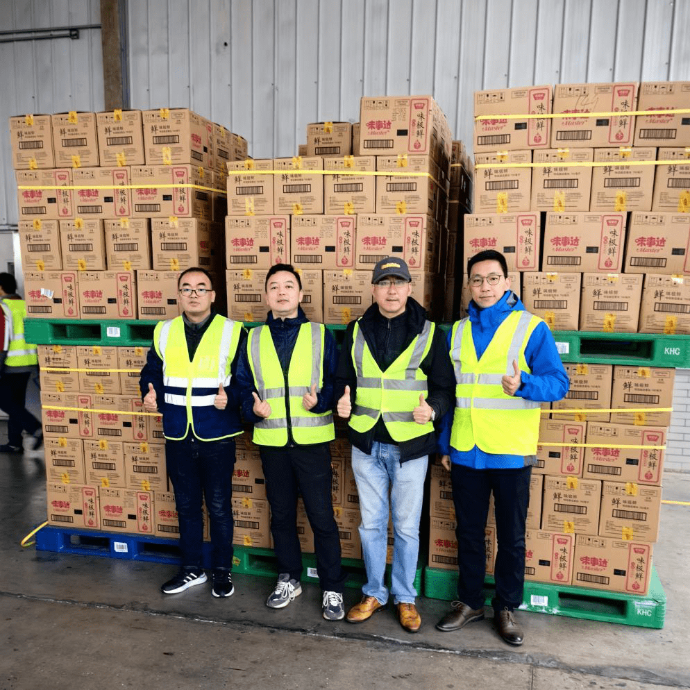_100_ksa's tweet photo. Today, I volunteered at the city’s community food bank—helped sort 200+ food items and handed out care packages to 80 local families in need. Small acts make big impacts!， https://t.co/Uorcg5O9sR