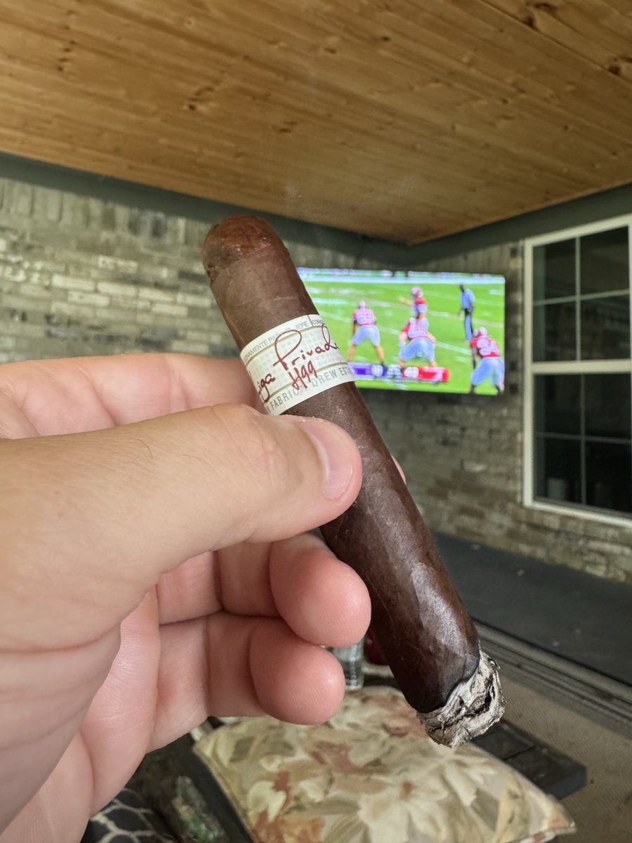 Jake_cigar1's tweet photo. Starting college football off strong. H99. https://t.co/CeDYxlYUP6